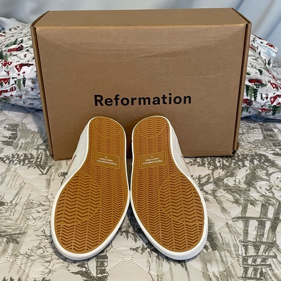 Reformation Harlow Leather Sneaker - Picture 7 of 9